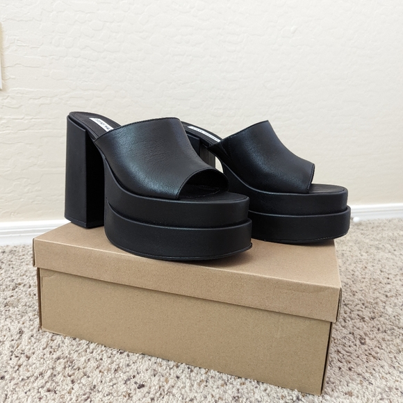 Steve Madden Cagey Platforms - Picture 4 of 8